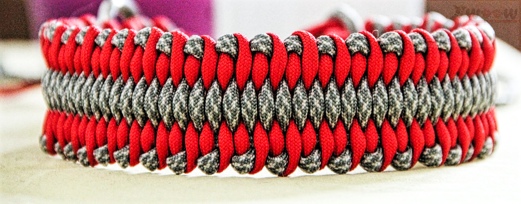 paracord wide ogrlica